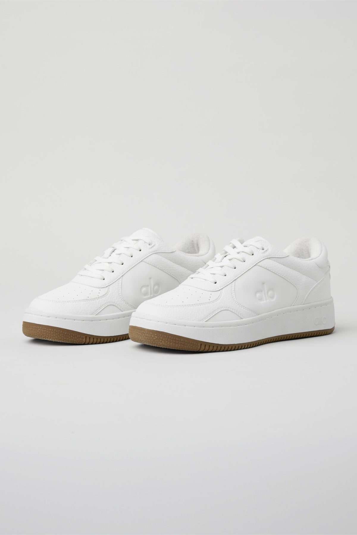 ALO Recovery Mode Sneaker (Unisex) - Natural White/Gum