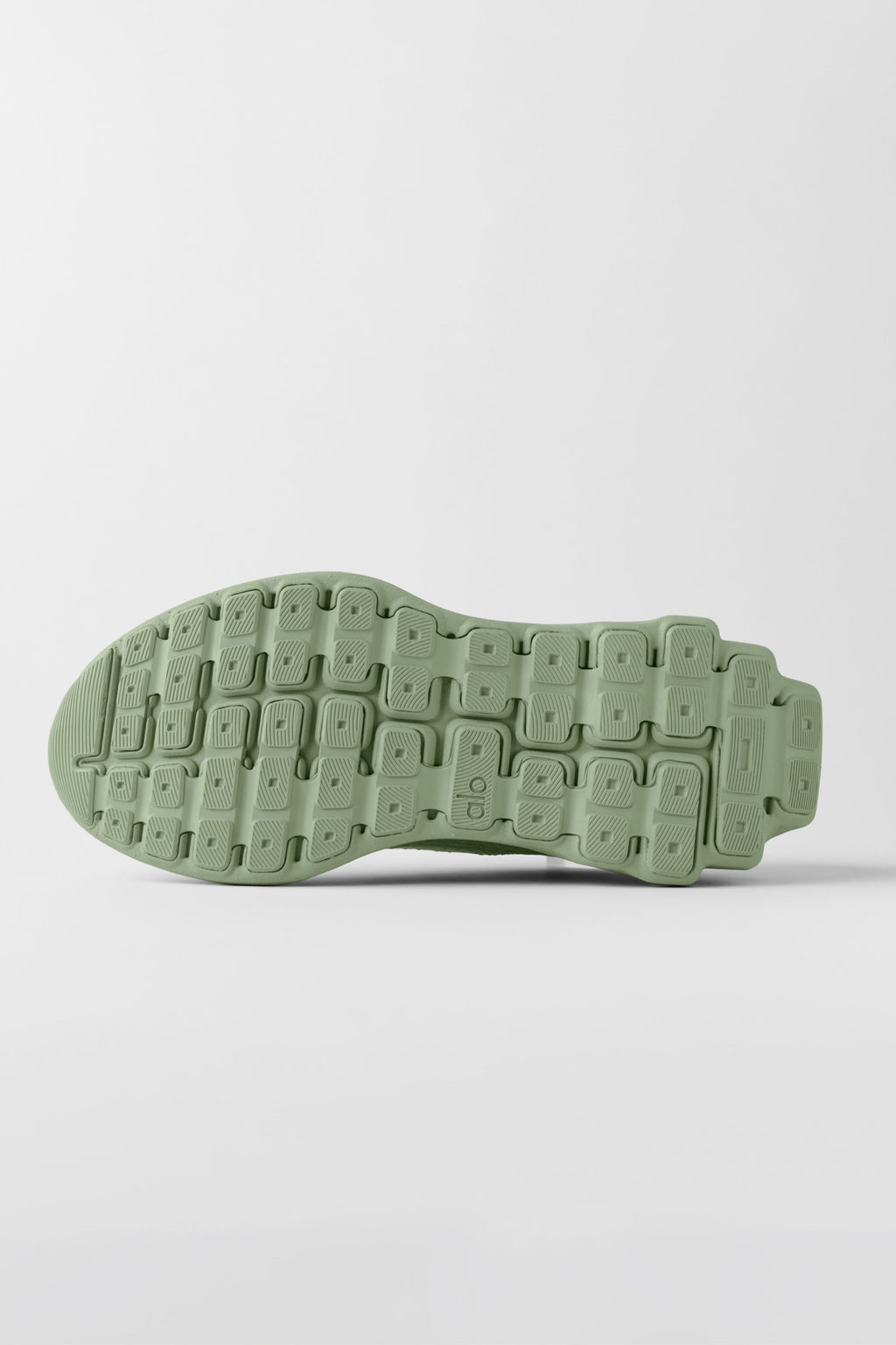 ALO Runner (Unisex) - Dune Grass