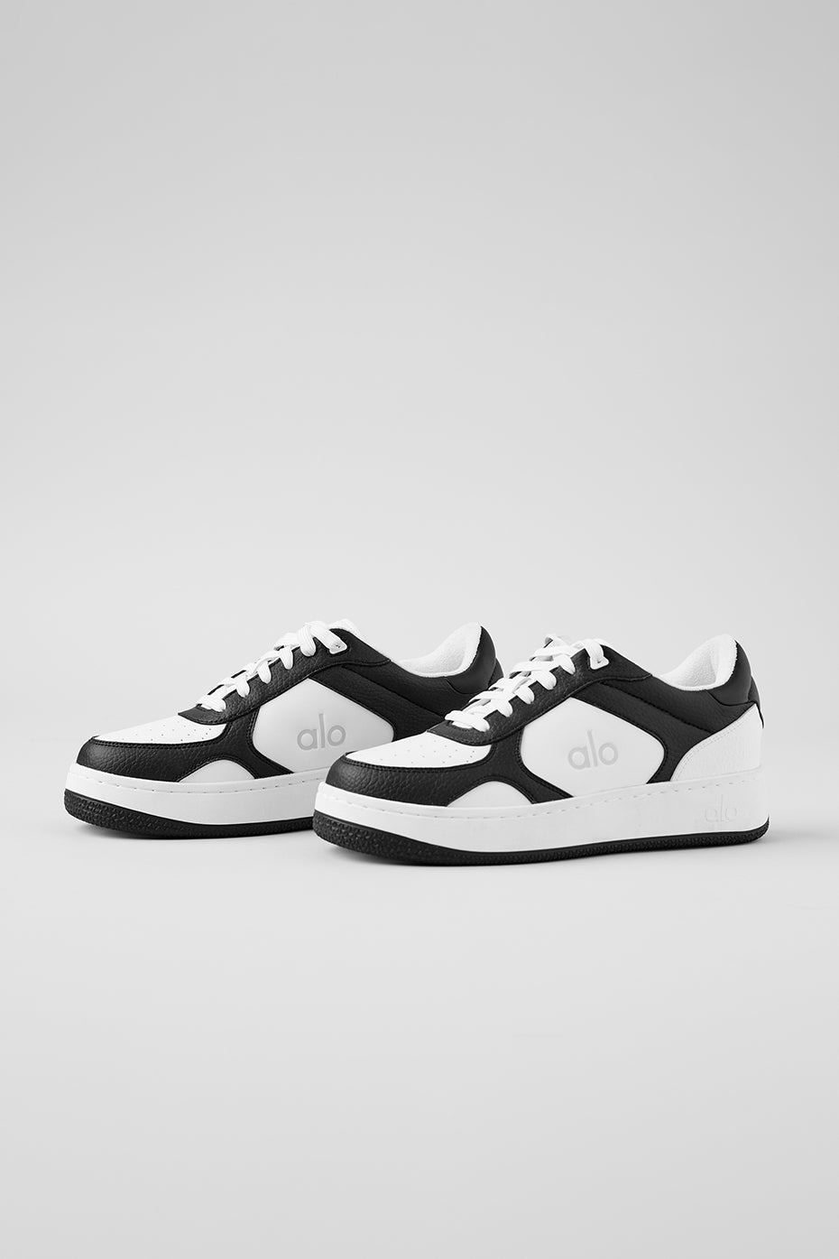 ALO Recovery Mode Sneaker (Unisex) - Black/White