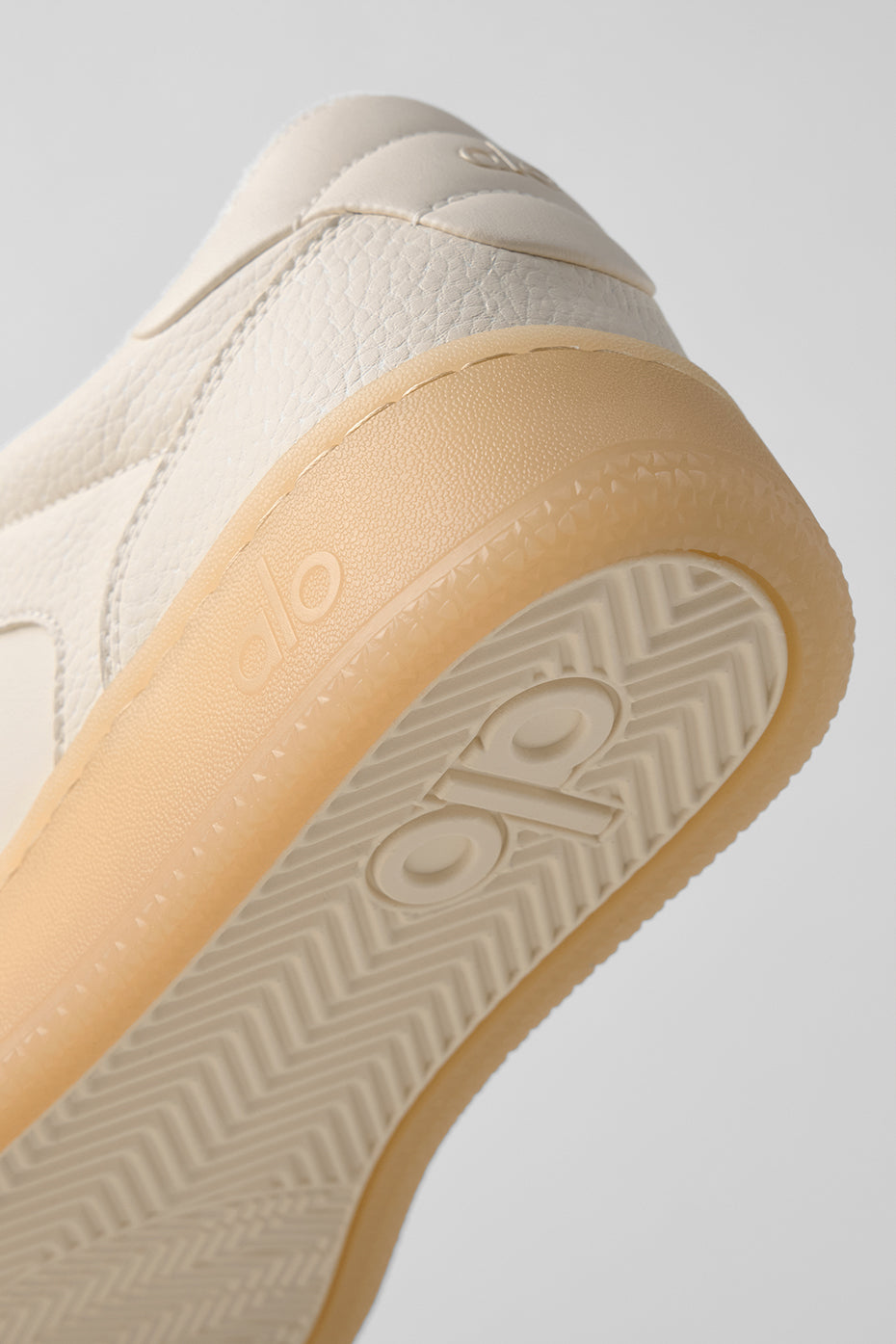 ALO Recovery Mode Sneaker (Unisex) - Clay