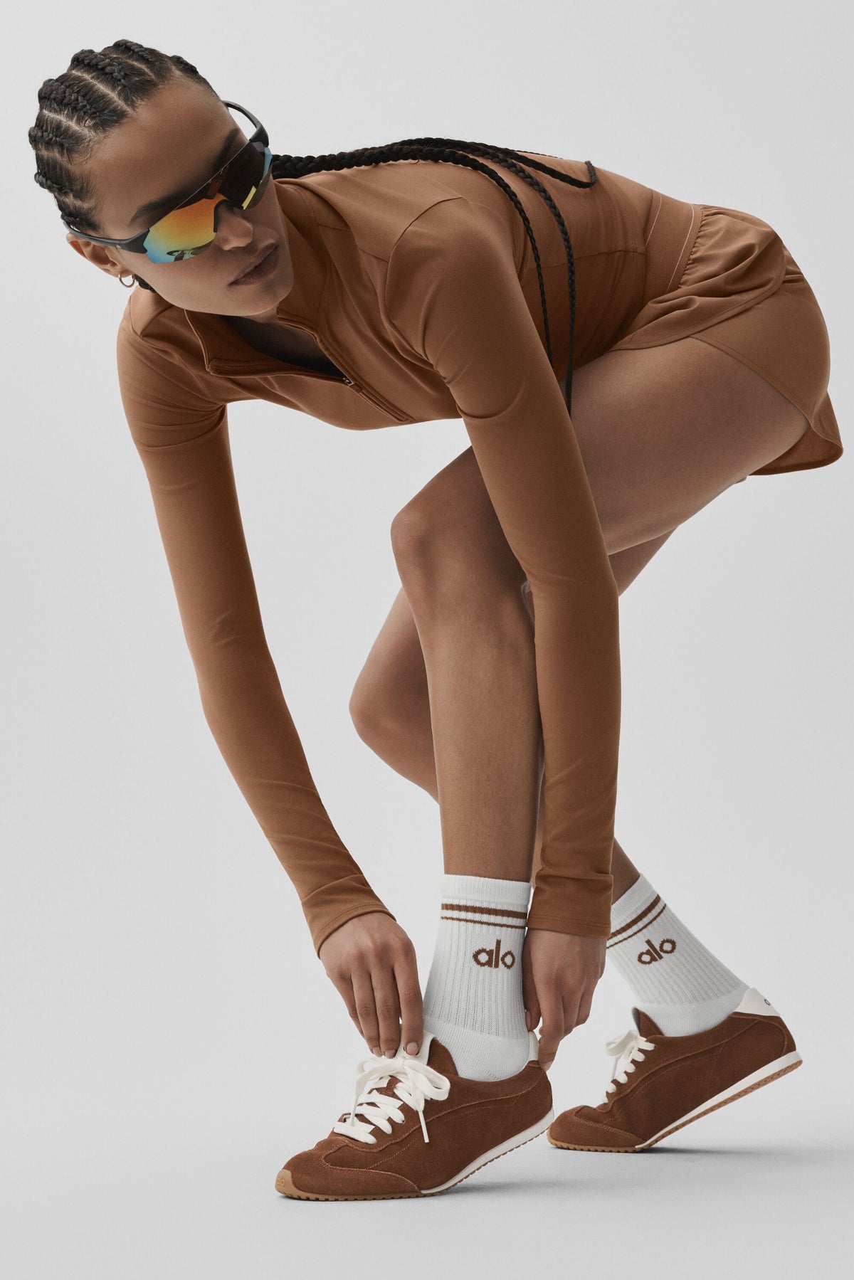 ALO Sunset Sneaker (Unisex) - Rich Sun Kissed Brown