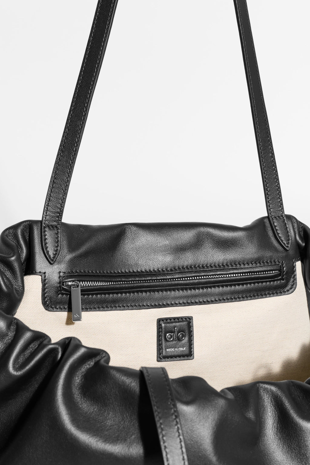 ALO Unwind Cinch - Black Leather