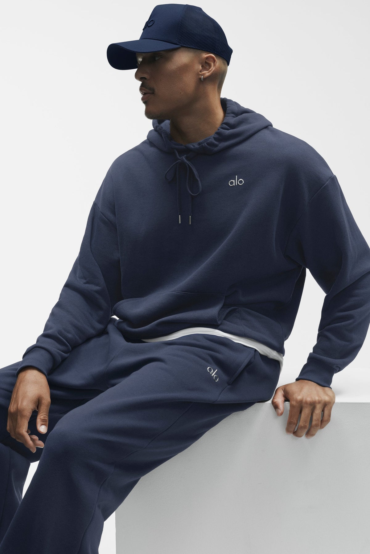 Accolade Hoodie - Navy