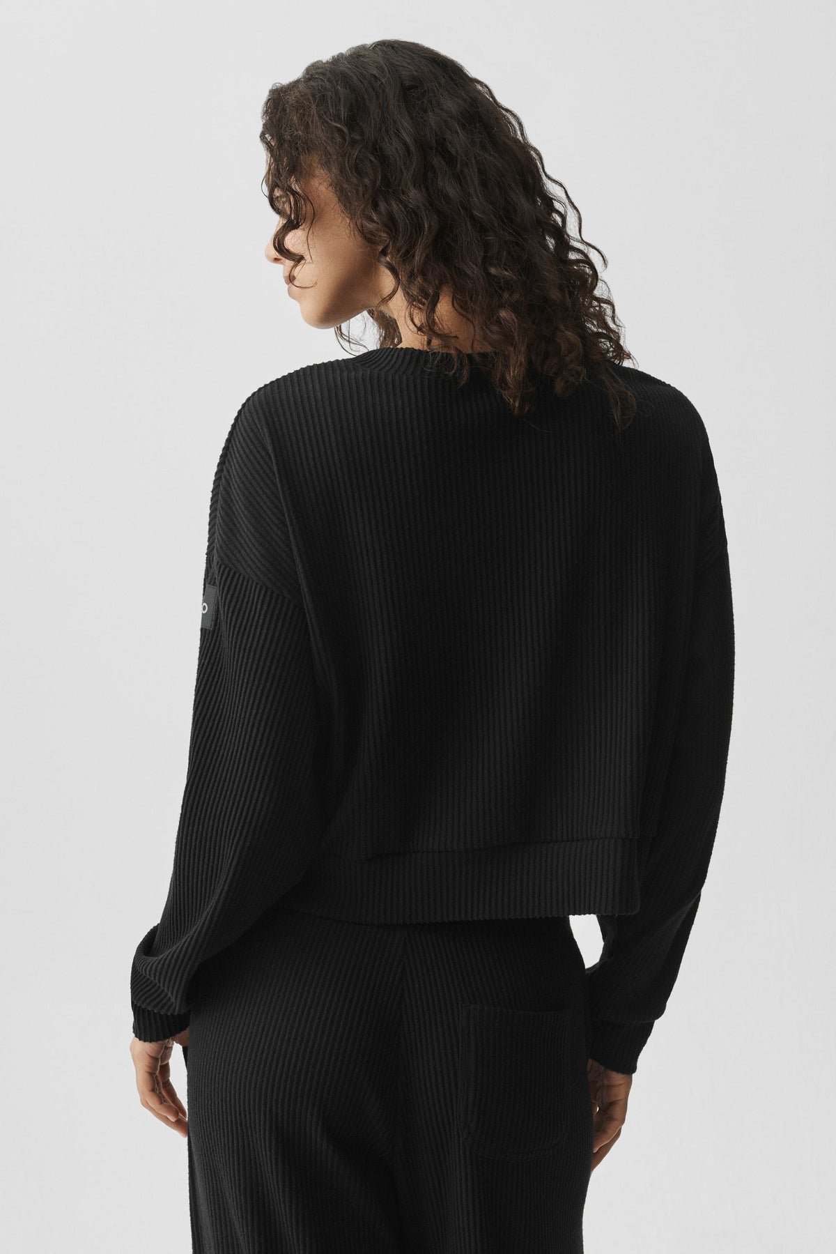 Muse Crew Neck Pullover - Black
