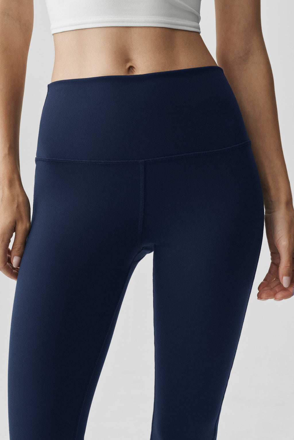 Airbrush High-Waist Bootcut Legging (Short) - Navy