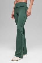 ALO Softsculpt Foldover Flare Legging (Short) - Clover Green