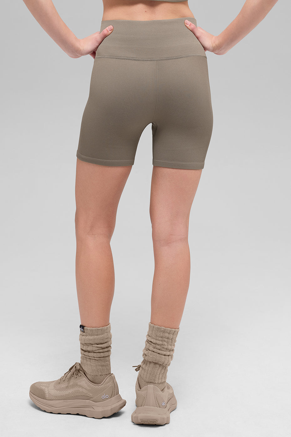 5 Seamless Ribbed Favorite Short - Light Cocoa