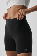 5 Airbrush High-Waist Biker Short - Black
