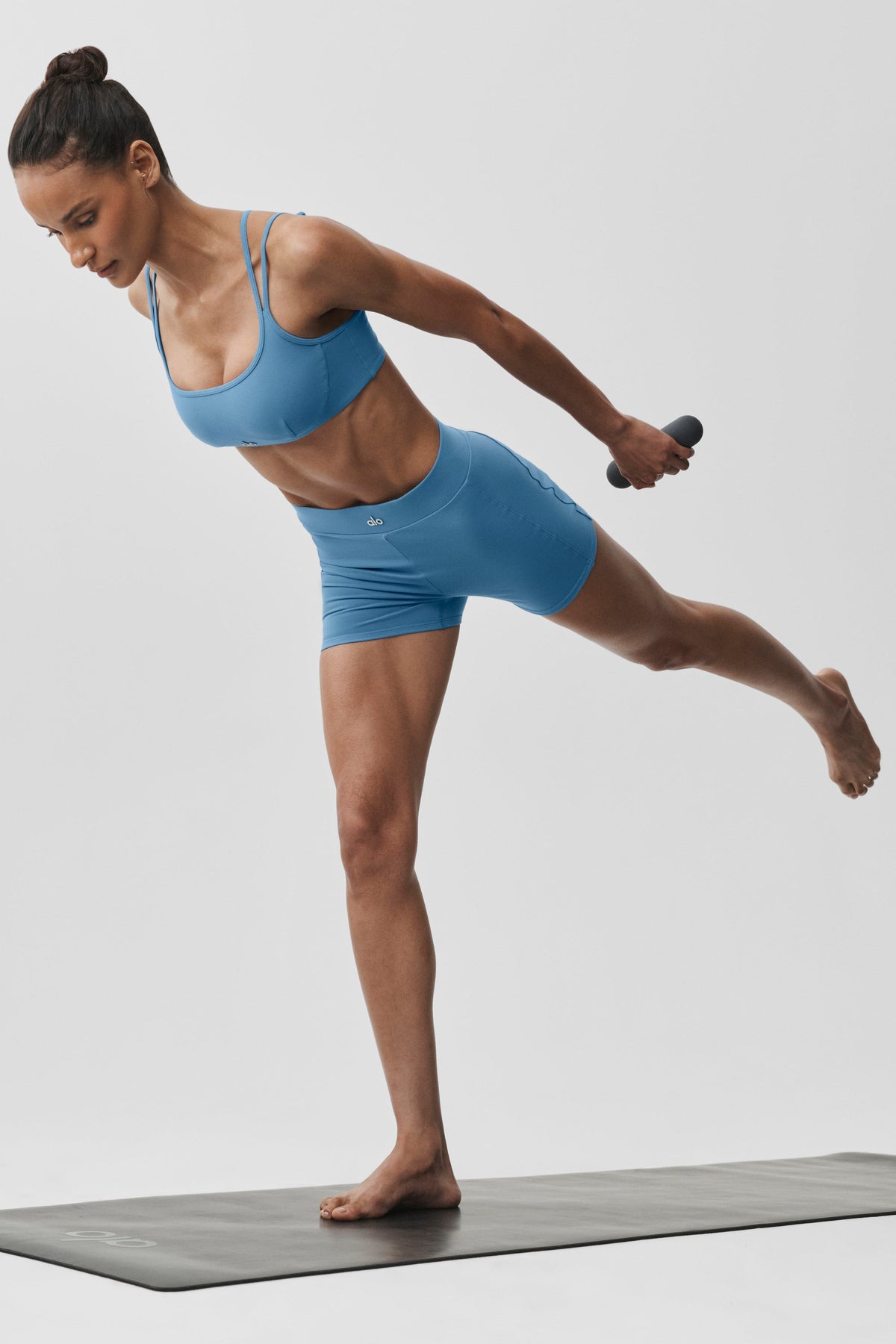 3 Airbrush High-Waist Aura Short - California Blue